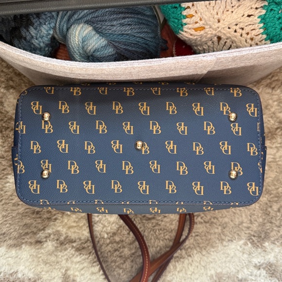 Dooney & Bourke Gretta Small Flynn - Picture 11 of 13